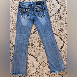 Women’s Miss Me Jeans, size 28. Bootcut. In GUC with only a few minor flaws.